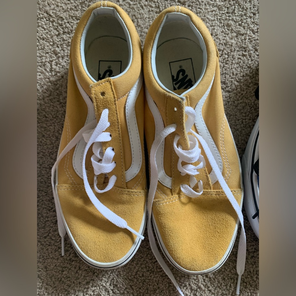 Vans Yellow and White Old School Vans Low Top